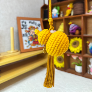 Handmade Chinese Style Woven Gourd Charm – A Symbol of Health & Good Fortune for Car, Bag & Home Decor